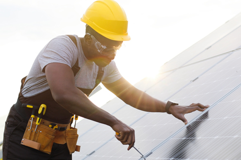 solar-revize_shutterstock_1788071891_VAKS-Stock-Agency__480x320pxl.jpg